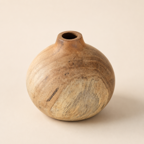 MOC-HO-CDH-03 MOCCALO wooden candle holder with a rounded body, short neck, and natural grain on a cream background