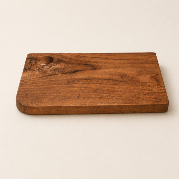 MOCCALO large wooden cutting board showing its preparation surface and natural grain